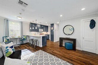 707 E 44th St in Austin, TX - Building Photo - Building Photo