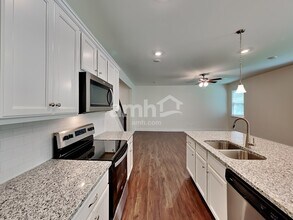 1056 Highland Walk in Canton, GA - Building Photo - Building Photo