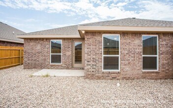 5605 Kemper St in Lubbock, TX - Building Photo - Building Photo