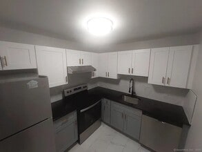 280 Collins St in Hartford, CT - Building Photo - Building Photo