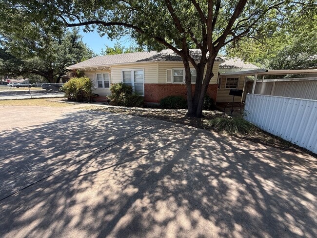2805 27th St in Lubbock, TX - Building Photo - Building Photo
