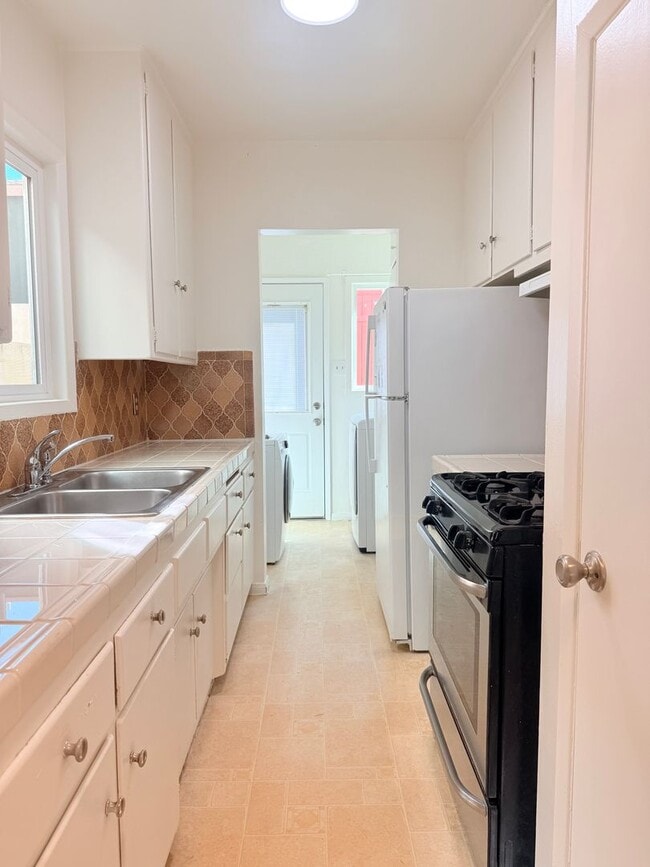 1120-1122 Prospect Ave in Hermosa Beach, CA - Building Photo - Building Photo