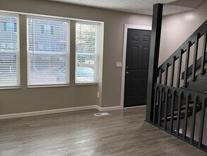 7806 Barkwood Dr in Columbus, OH - Building Photo - Building Photo