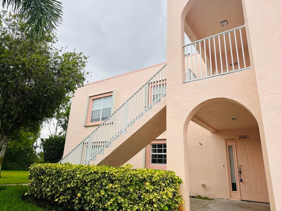 2088 SE Wild Meadow Cir in Port St. Lucie, FL - Building Photo