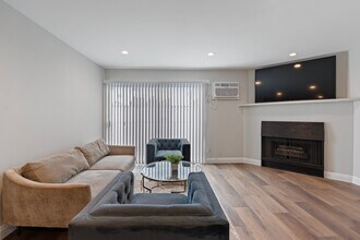 257 S Manhattan Pl in Los Angeles, CA - Building Photo - Building Photo