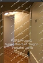 709 SW 16th Ave in Portland, OR - Foto de edificio - Building Photo