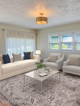 2504 Browns Ln in Louisville, KY - Building Photo - Building Photo