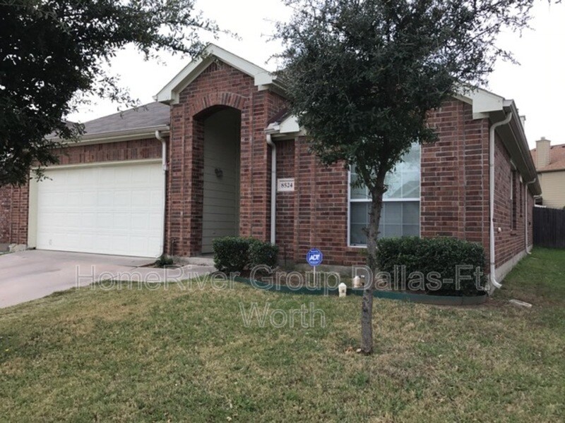 8524 Silverbell Ln in Fort Worth, TX - Building Photo