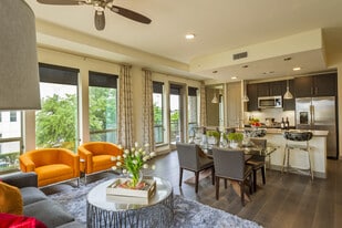 555 Via Amalfi in Irving, TX - Building Photo