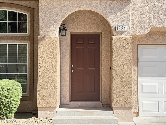 1624 Box Step Drive Unit in Henderson, NV - Building Photo - Building Photo