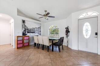 14510 Paddock Dr in Wellington, FL - Foto de edificio - Building Photo