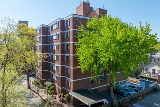 Hallmark Condominiums in Cambridge, MA - Building Photo - Building Photo