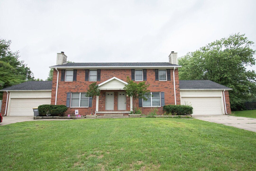 109 E Pine Ave in West Lafayette, IN - Building Photo