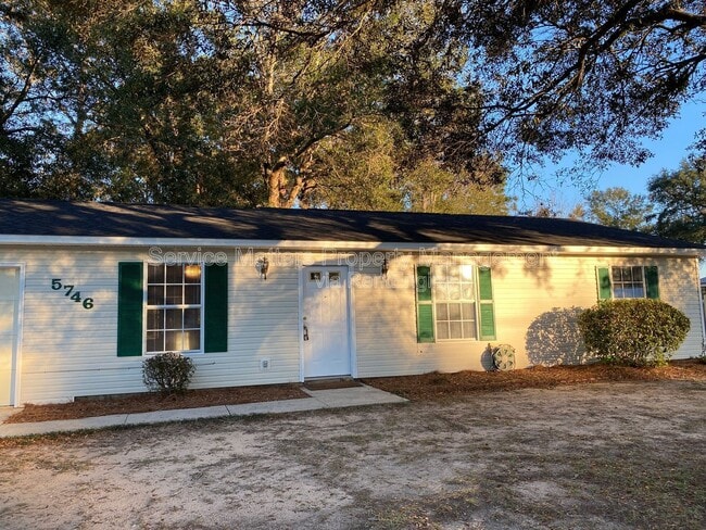 5746 Rolling Hills Dr