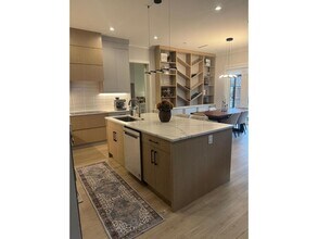 15655-1577B 77B Ave in Surrey, BC - Building Photo - Building Photo