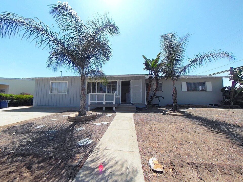 5086 55th Pl in San Diego, CA - Building Photo