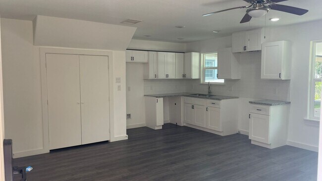 2320 Wavell St in Houston, TX - Building Photo - Building Photo