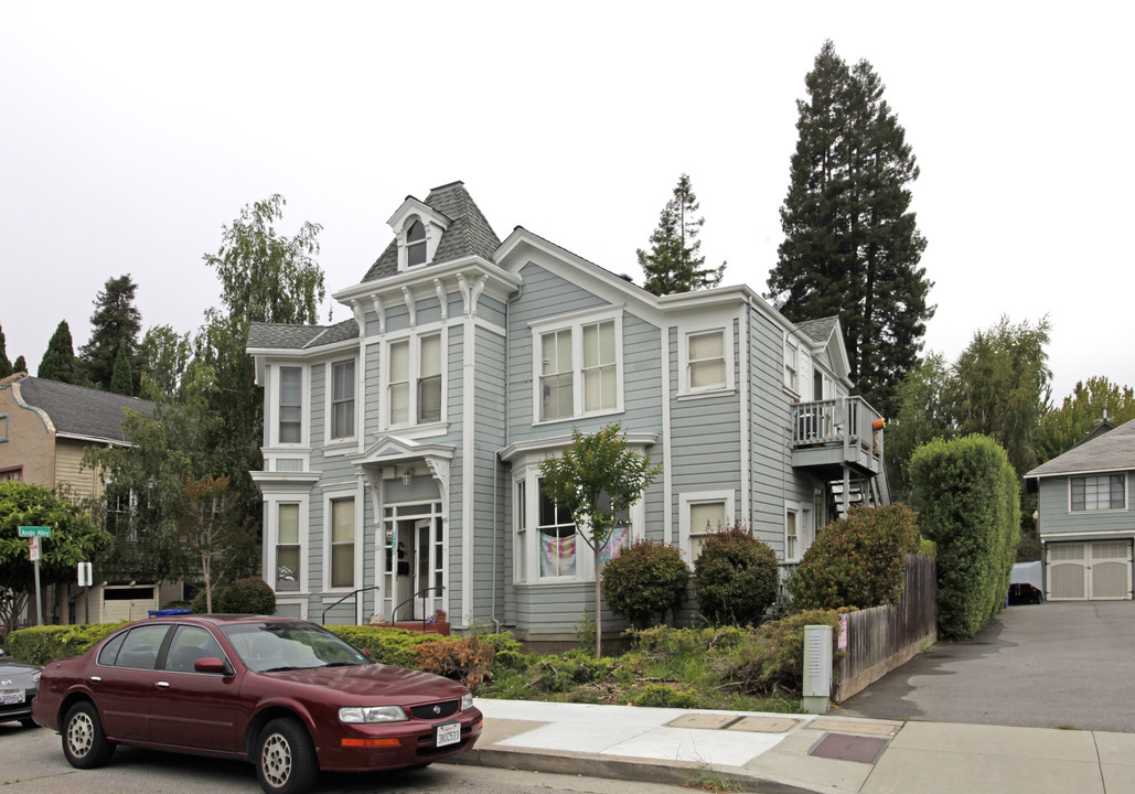 320 Locust St in Santa Cruz, CA - Building Photo