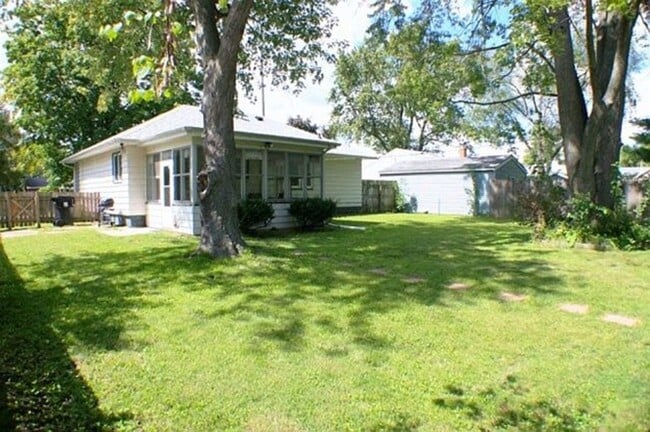 708 S Adelaide St in Normal, IL - Building Photo - Building Photo