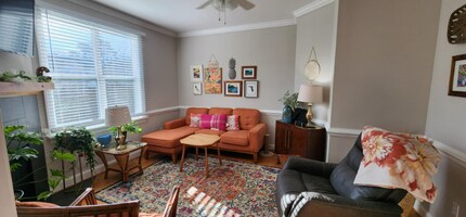 8148 Beckwith Dr in Gloucester Point, VA - Foto de edificio - Building Photo