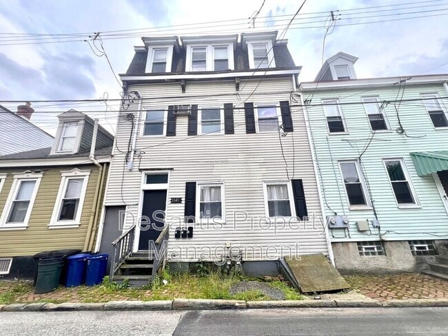 property at 1141 Brabec St
