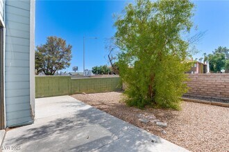 5037 Souza Dr in Las Vegas, NV - Building Photo - Building Photo