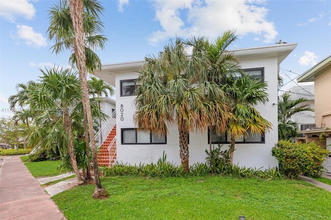 8010 Crespi Blvd in Miami Beach, FL - Building Photo - Building Photo