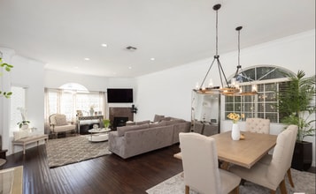 4461 Vista del Monte Ave in Sherman Oaks, CA - Foto de edificio - Building Photo
