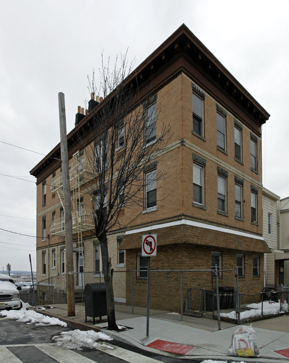 441 Liberty Ave in Jersey City, NJ - Building Photo