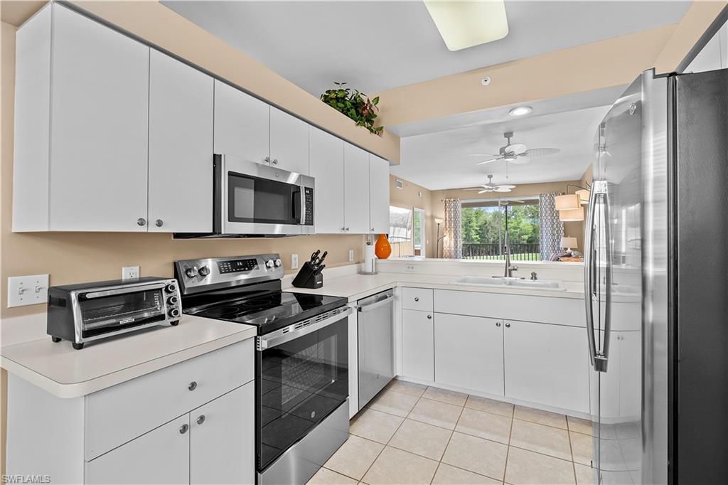 3800 Sawgrass Way in Naples, FL - Building Photo
