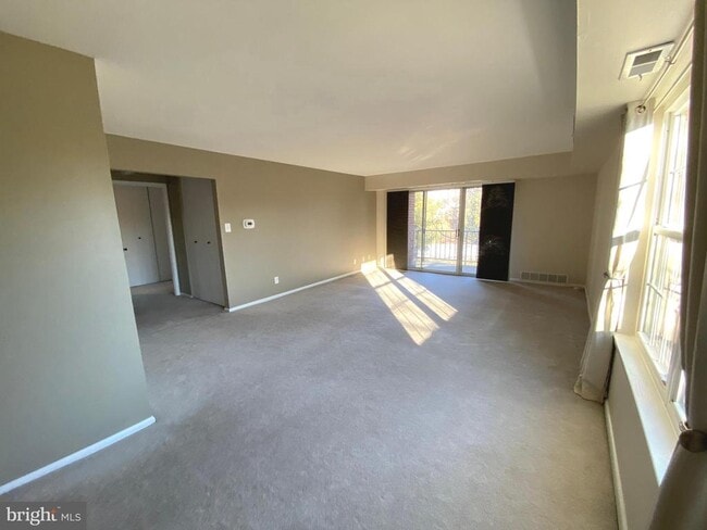 property at 103 Drummers Ln