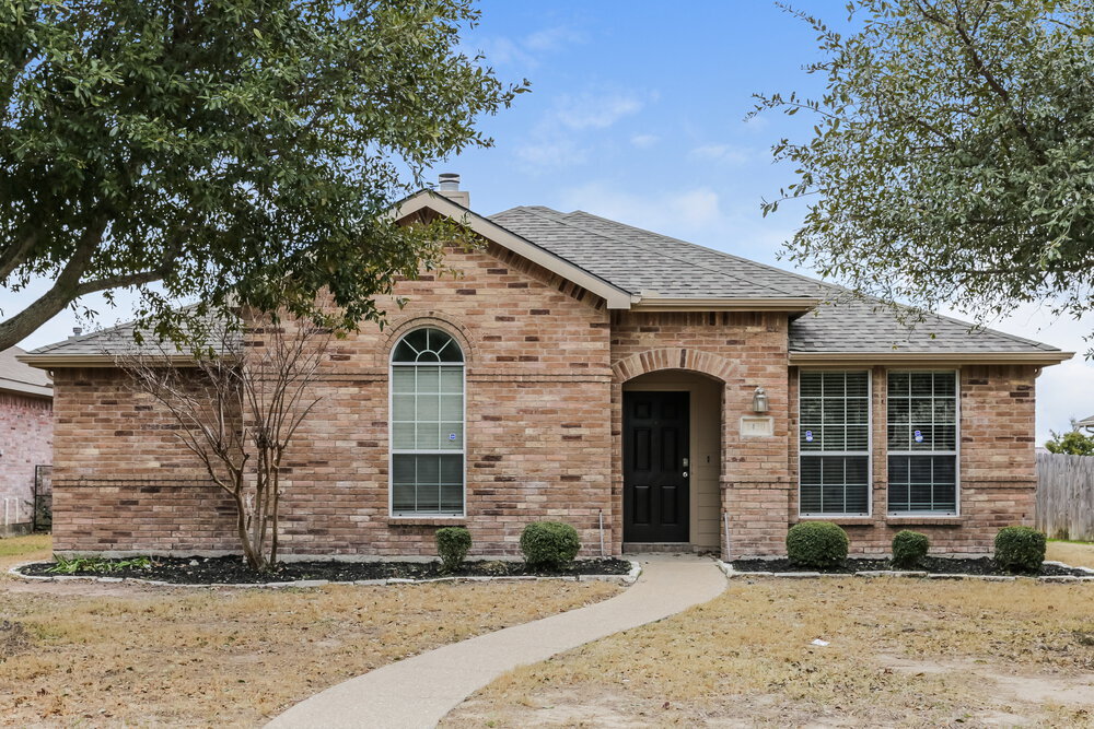 1430 Vermont Ave in Lancaster, TX - Building Photo