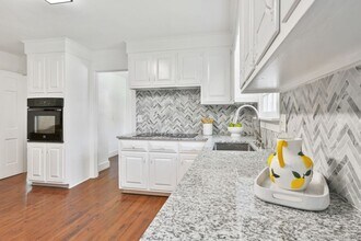 231 N Georges Hill Rd in Southbury, CT - Building Photo - Building Photo