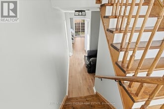 18 Boone Ln in Ajax, ON - Building Photo - Building Photo