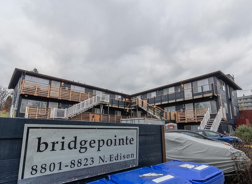 Bridgepointe Apartments in Portland, OR - Building Photo