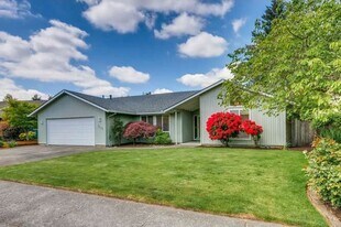 5535 NW Deschutes Dr in Portland, OR - Building Photo