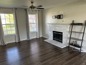 258 Hutchings Farm Dr N in O'Fallon, MO - Building Photo - Building Photo
