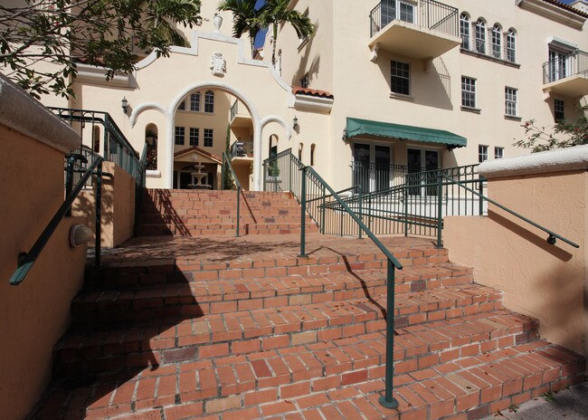 The Gallery Plaza in Miami, FL - Building Photo - Building Photo