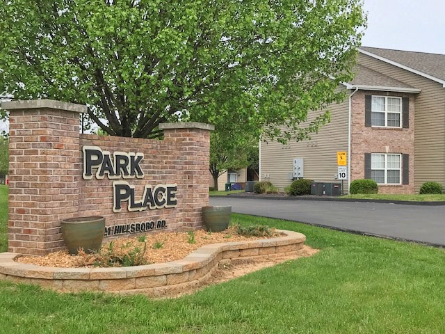 Park Place Apartments in Farmington, MO - Building Photo - Building Photo