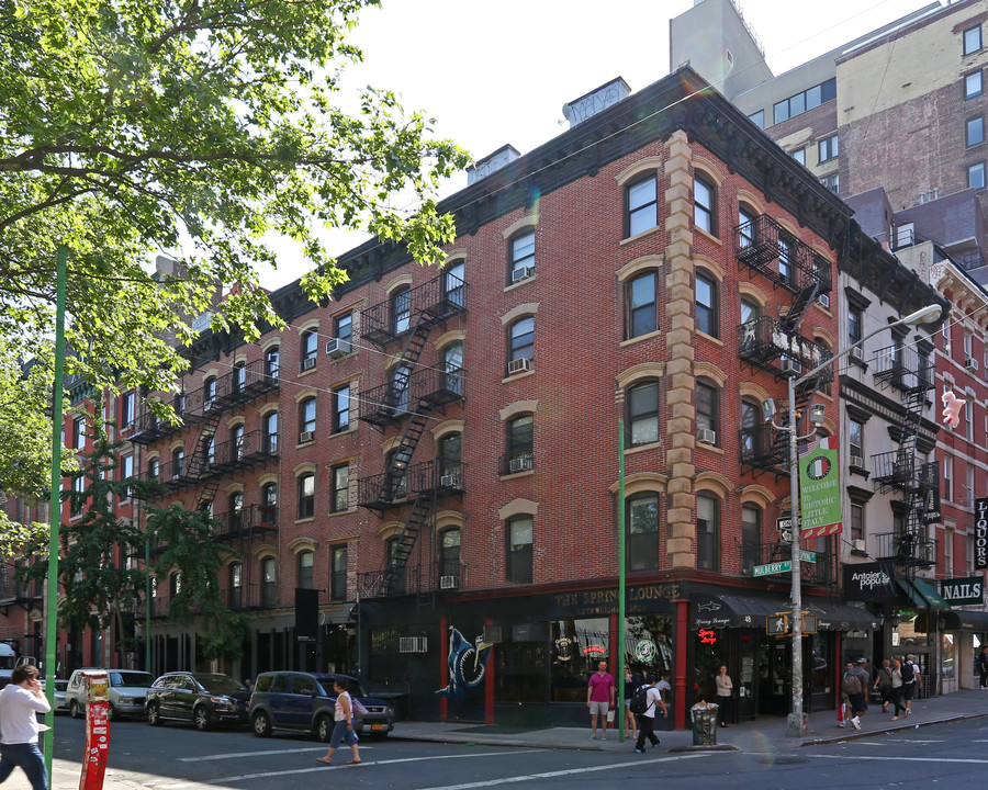 207-211 Mulberry St in New York, NY - Building Photo