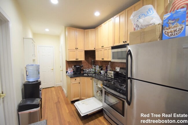 73 Thatcher St in Brookline, MA - Building Photo - Building Photo