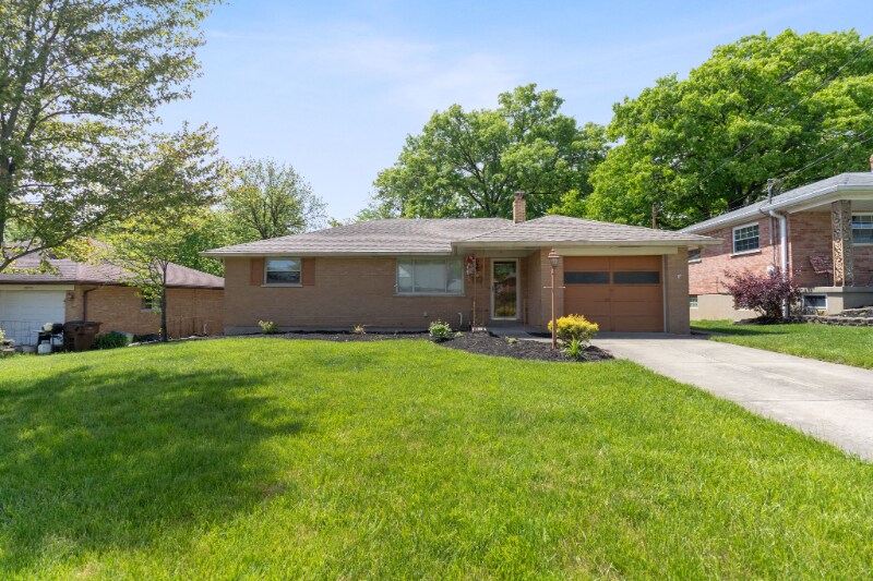 3441 Nandale Dr in Cincinnati, OH - Building Photo