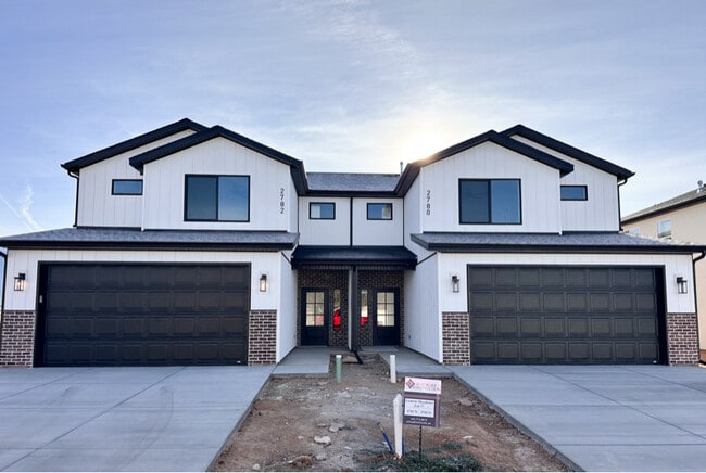 property at 2780 N Clark Pkwy