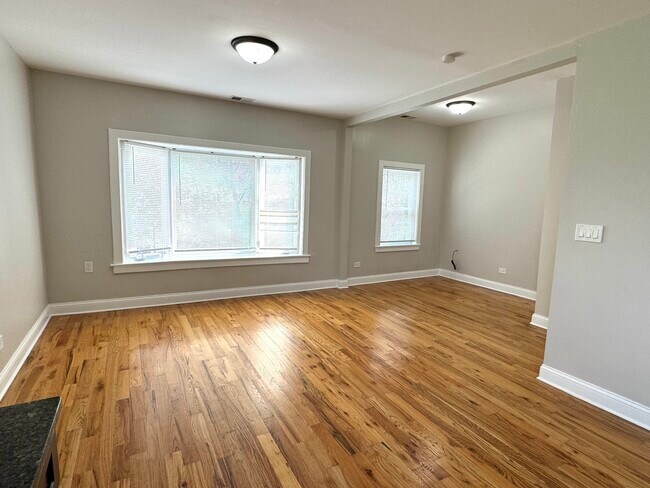 3904 W Armitage Ave in Chicago, IL - Building Photo - Building Photo