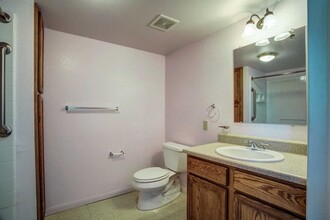 330 W Court St, Unit 709 in Clay Center, KS - Building Photo - Building Photo