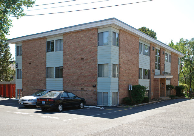 Brightonwood Flats in New Brighton, MN - Foto de edificio - Building Photo