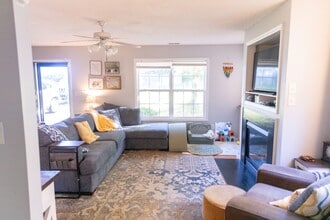 815 Woodgreen Dr in Durham, NC - Building Photo - Building Photo