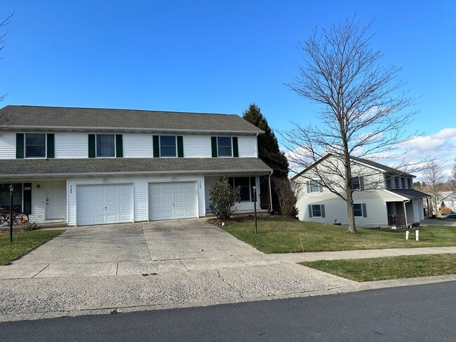 3182-3184 Shellers Bend in State College, PA - Building Photo - Building Photo