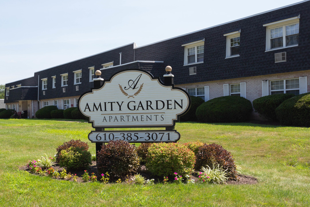 Amity Garden in Douglassville, PA - Building Photo