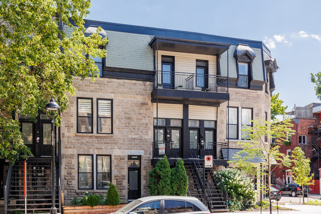3192 Saint-Antoine Rue O in Montréal, QC - Building Photo - Building Photo